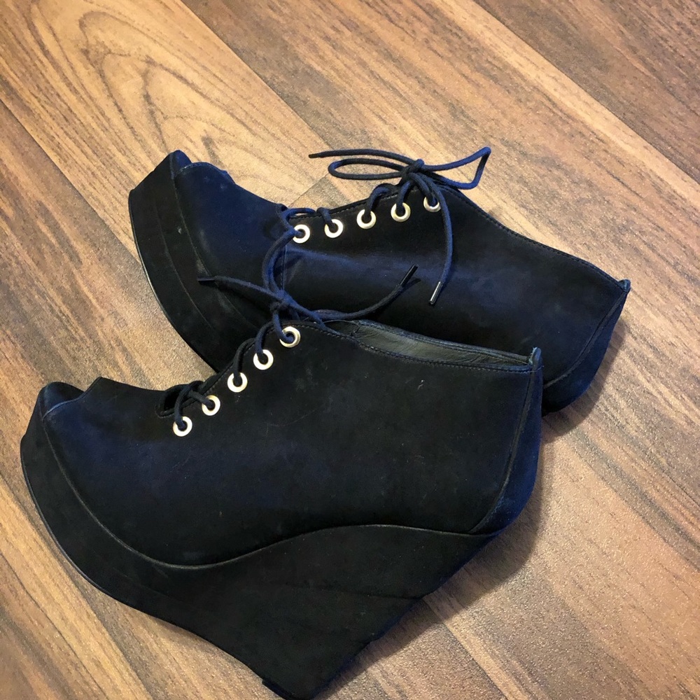 DVF Diane von furs ten berg 8.5 black peep toe